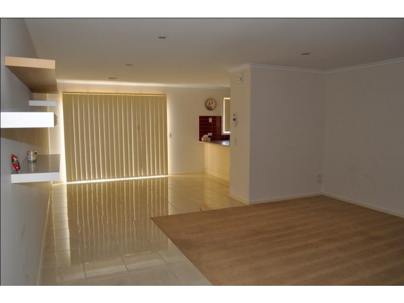 4/101 Waratah Drive, Altona Meadows VIC 3028