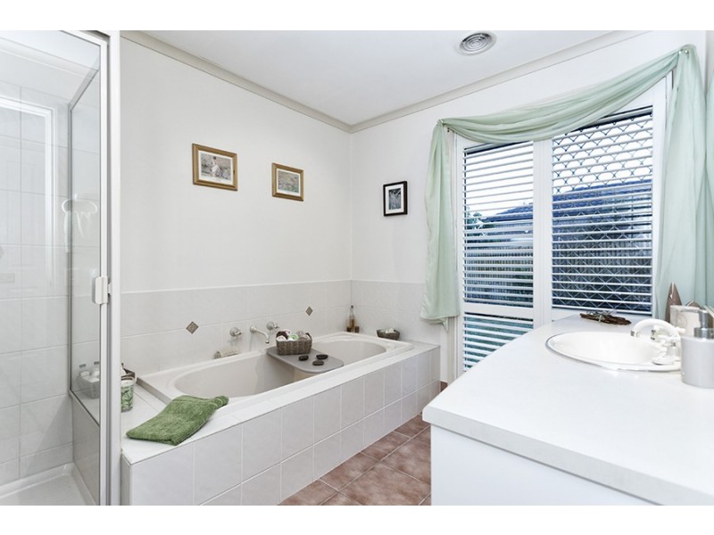 14 Gleneagles Ave, Tarneit VIC 3029