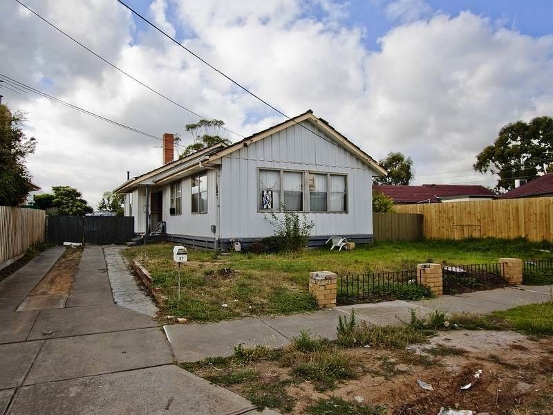 37 Vincent Crescent, Werribee VIC 3030