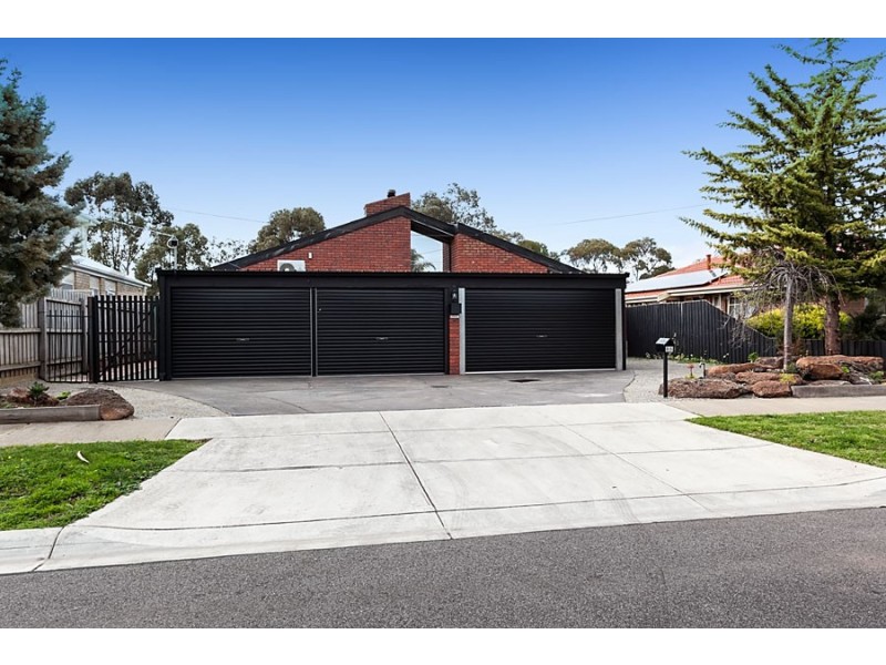 32 Julier Crescent, Hoppers Crossing VIC 3029