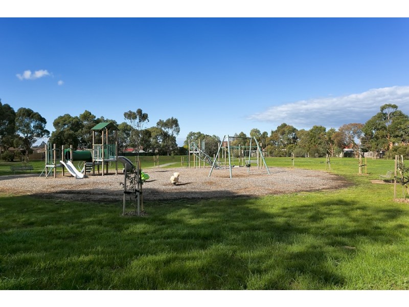 32 Julier Crescent, Hoppers Crossing VIC 3029