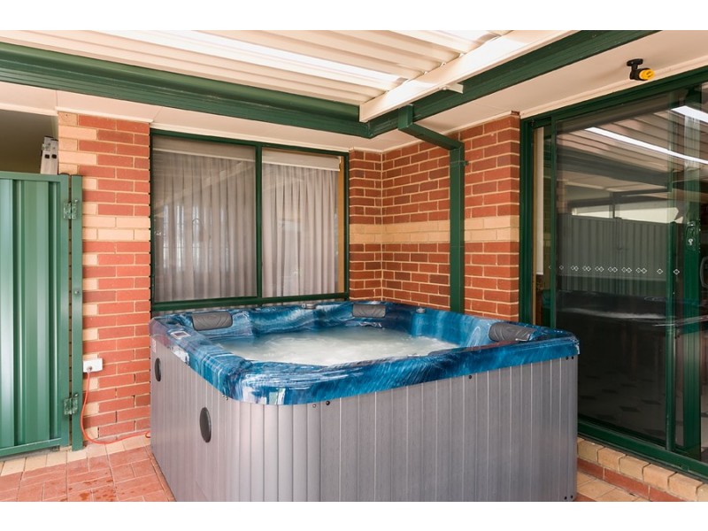 18 Karinya Close, Werribee VIC 3030