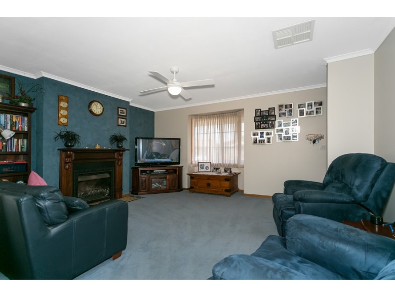 18 Karinya Close, Werribee VIC 3030