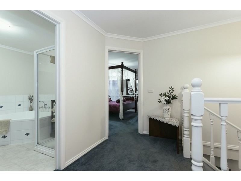 4 Anna Crt, Werribee VIC 3030