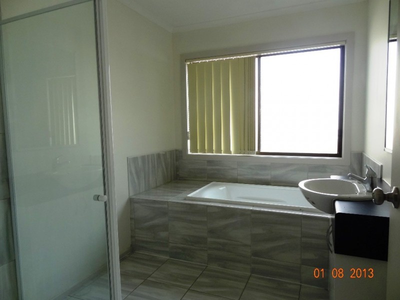 9/16 Centre Avenue, Werribee VIC 3030