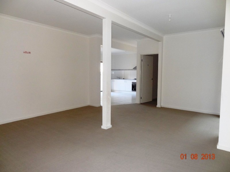 1/16 Centre Avenue, Werribee VIC 3030