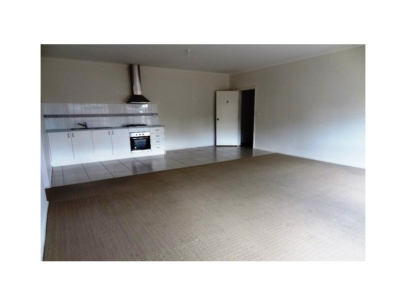 2/16 Centre Avenue, Werribee VIC 3030