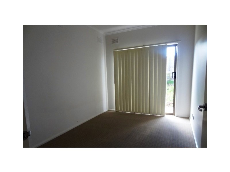 2/16 Centre Avenue, Werribee VIC 3030