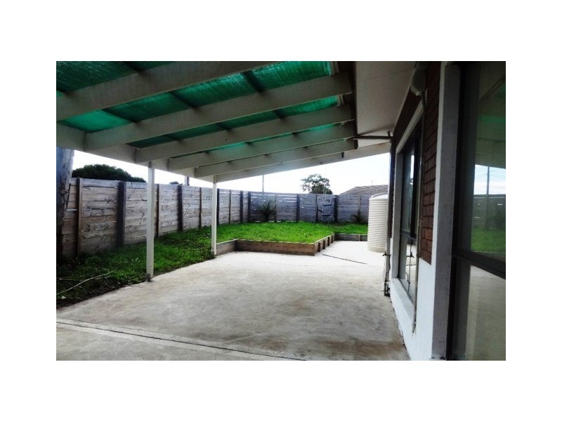 2/16 Centre Avenue, Werribee VIC 3030