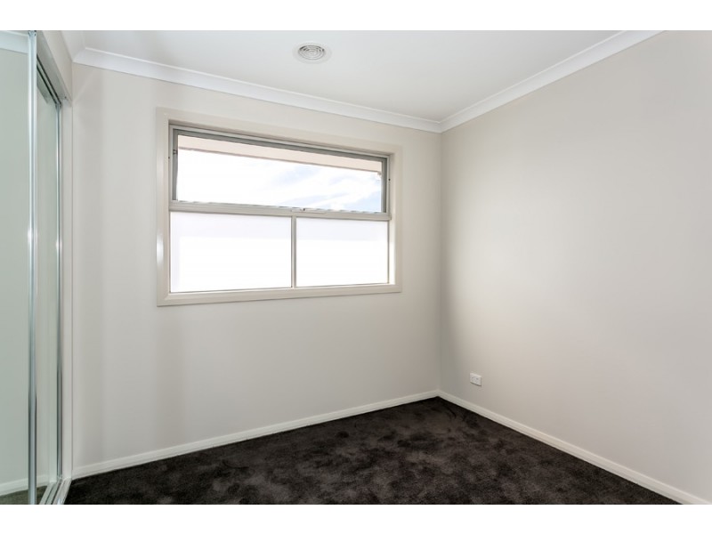 1/27 Railway Avenue, Laverton VIC 3028