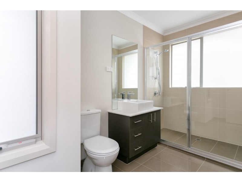 1/27 Railway Avenue, Laverton VIC 3028