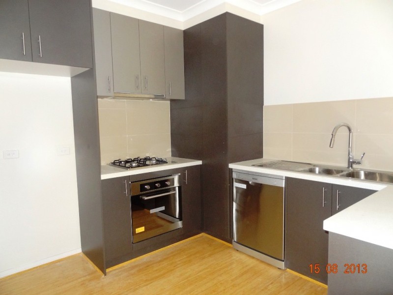 1/27 Railway Avenue, Laverton VIC 3028