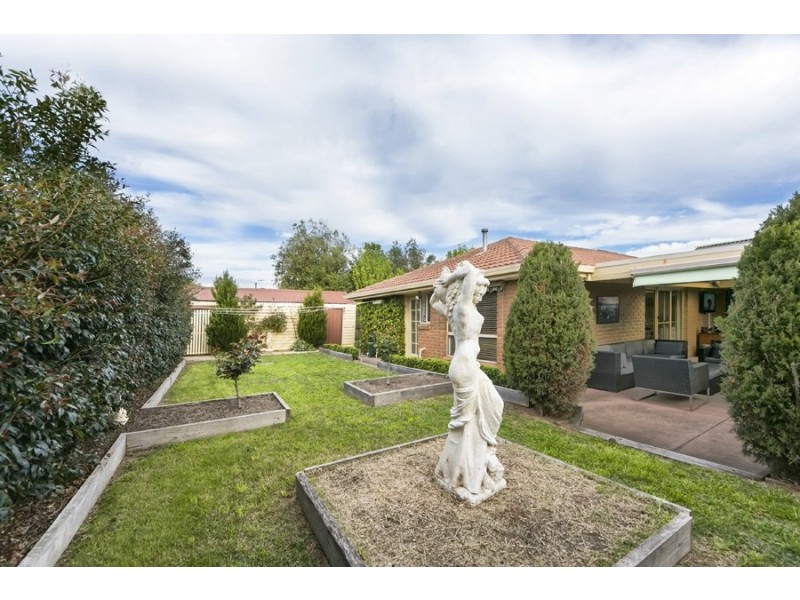 10 Lena Crt, Hoppers Crossing VIC 3029