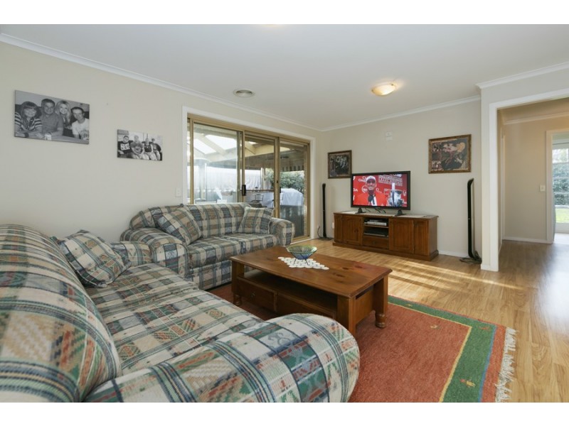 10 Lena Crt, Hoppers Crossing VIC 3029