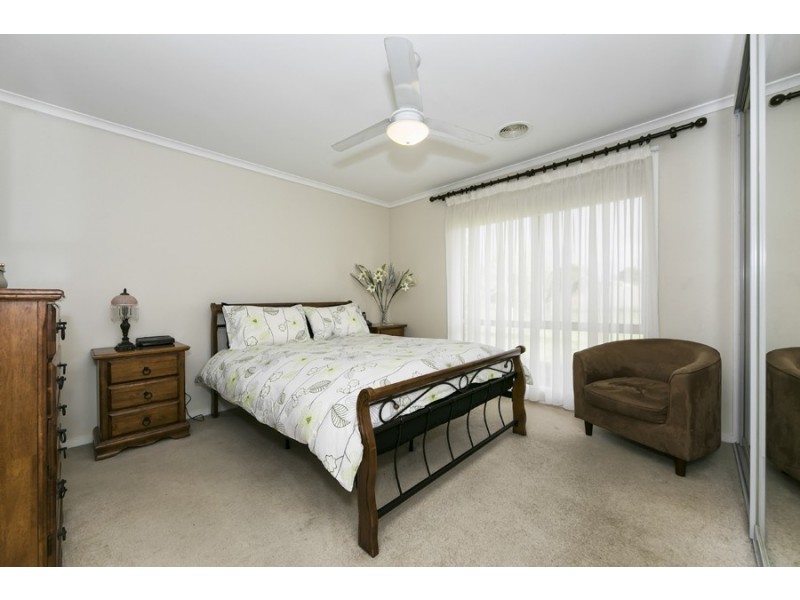 10 Lena Crt, Hoppers Crossing VIC 3029