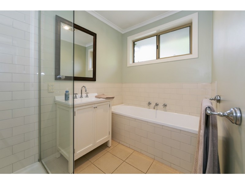 10 Lena Crt, Hoppers Crossing VIC 3029