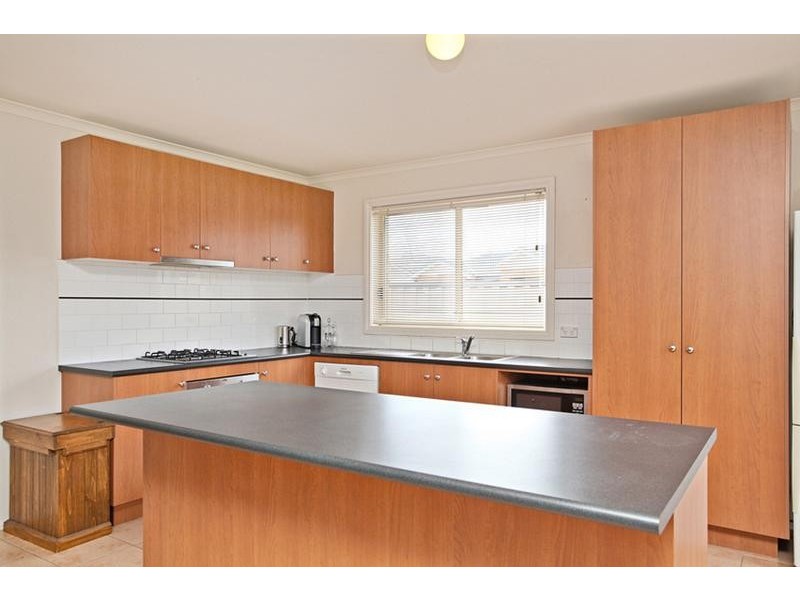 8 Hollows Circuit, Tarneit VIC 3029