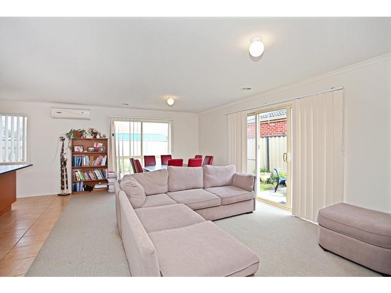 8 Hollows Circuit, Tarneit VIC 3029