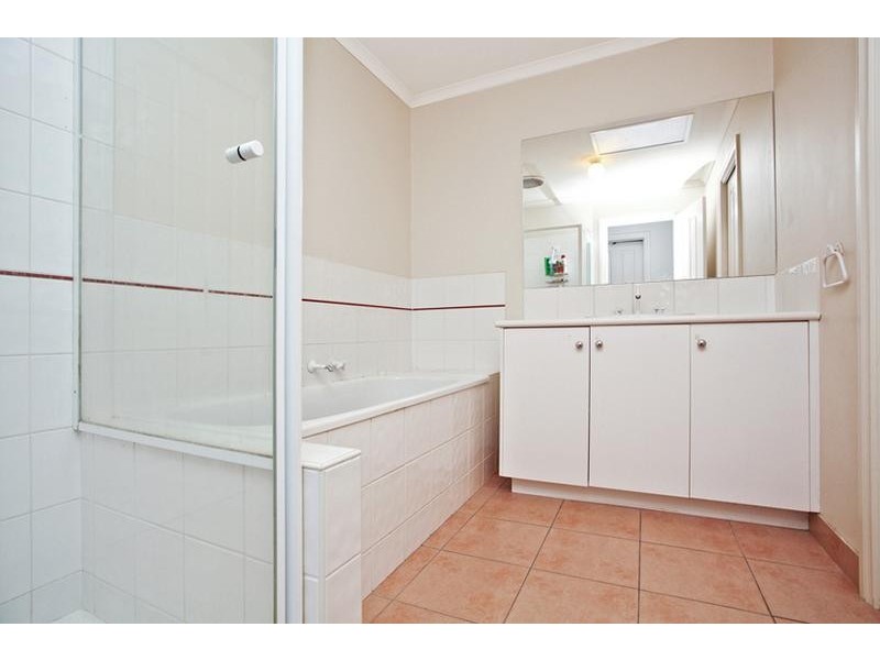 8 Hollows Circuit, Tarneit VIC 3029