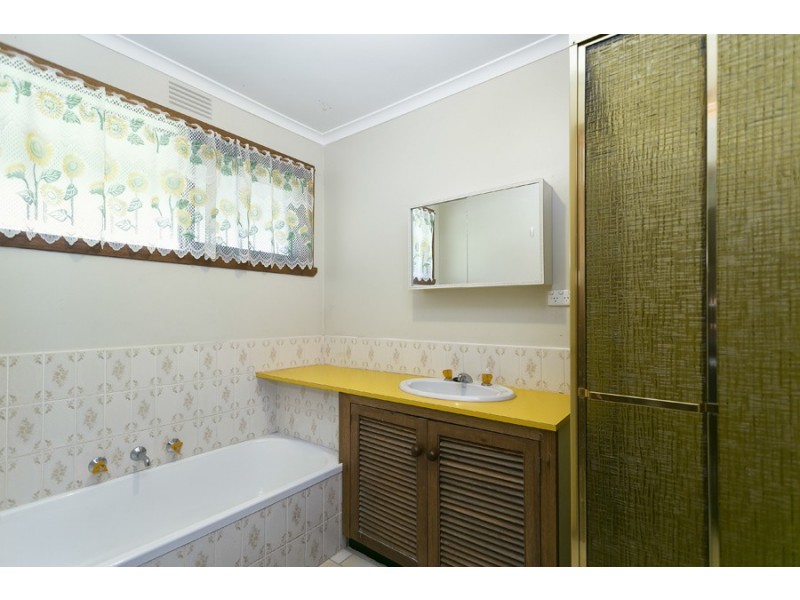 28 Quarbing Street, Werribee VIC 3030