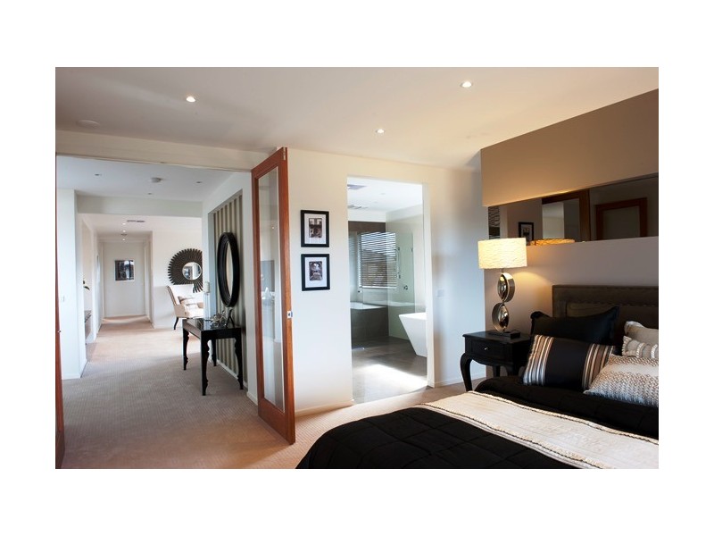 Taylors Hill VIC 3037