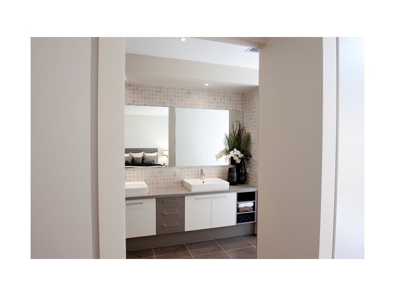 Taylors Hill VIC 3037