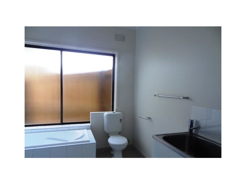 5/16 Centre Avenue, Werribee VIC 3030