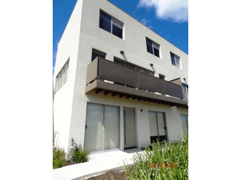 12/1 Clearwater Rise Parade, Truganina VIC 3029