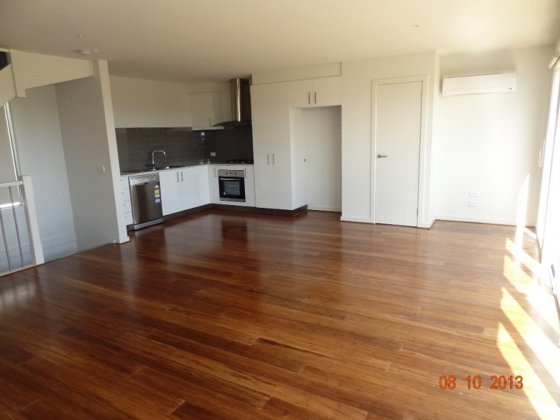 12/1 Clearwater Rise Parade, Truganina VIC 3029