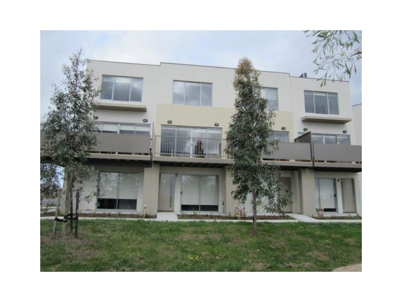 12/1 Clearwater Rise Parade, Truganina VIC 3029