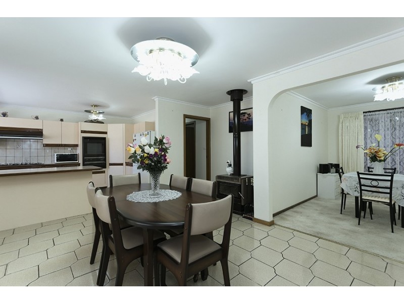 42 Bellbridge Drive, Hoppers Crossing VIC 3029