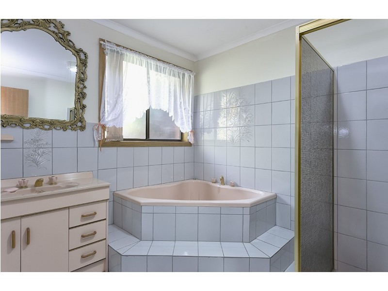 42 Bellbridge Drive, Hoppers Crossing VIC 3029