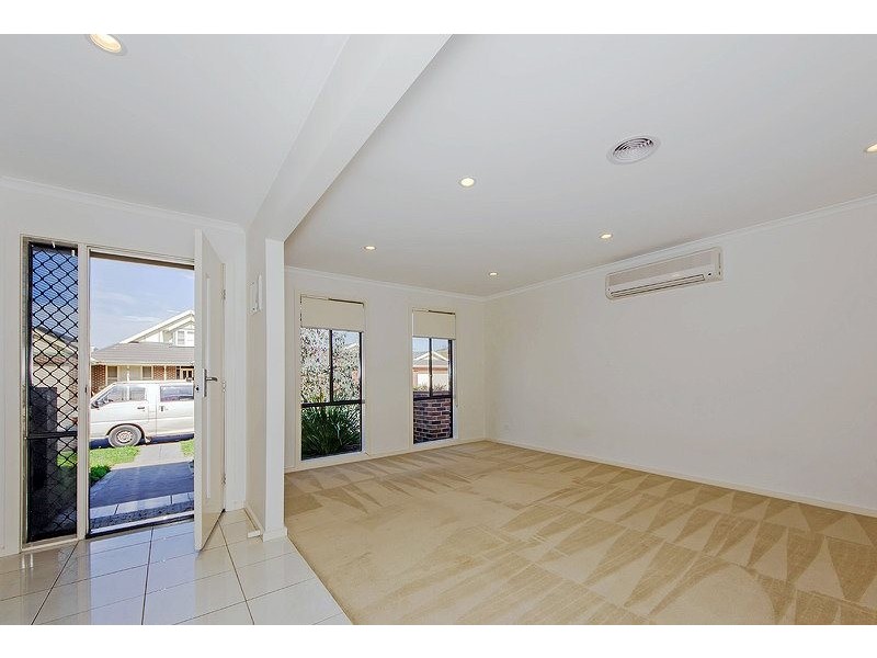 5/101-103 Waratah Drive, Altona Meadows VIC 3028