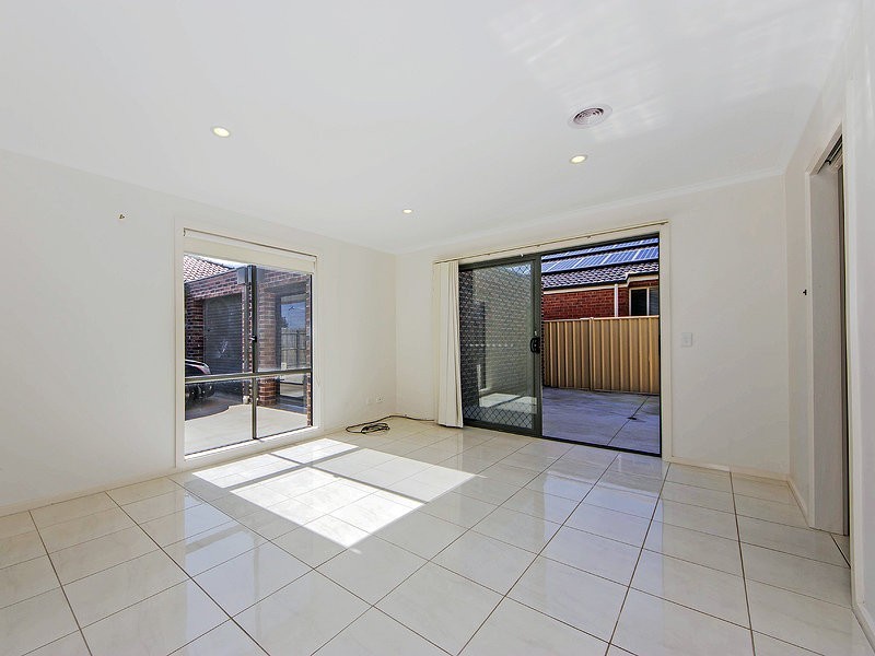 5/101-103 Waratah Drive, Altona Meadows VIC 3028