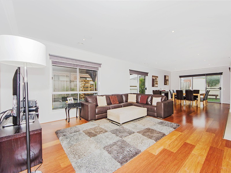 9 Blue Wren Drive, Williams Landing VIC 3027