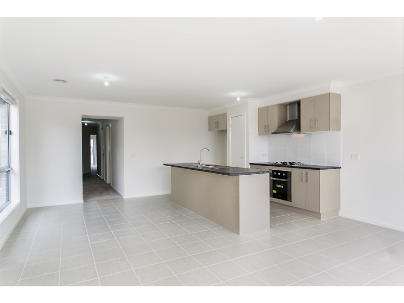 16 Harper Street, Melton South VIC 3338