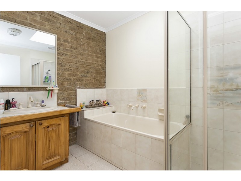 38 Wynarka Drive, Hoppers Crossing VIC 3029