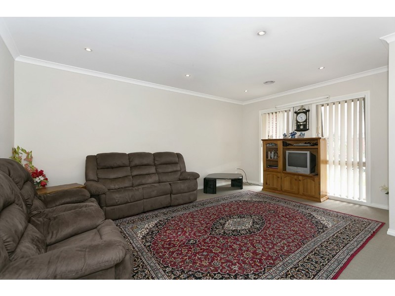 13 Gallop Crescent, Truganina VIC 3029