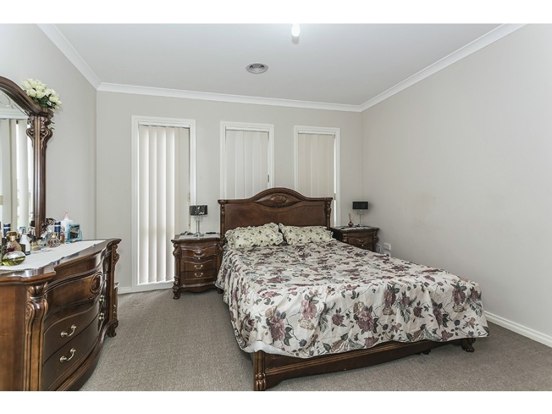 13 Gallop Crescent, Truganina VIC 3029