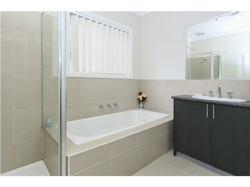 13 Gallop Crescent, Truganina VIC 3029