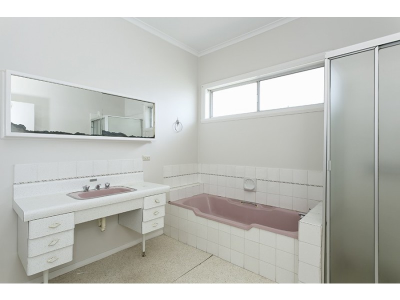 32 Moffat Crescent, Hoppers Crossing VIC 3029