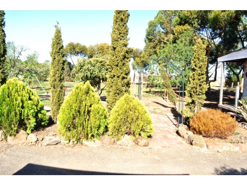 1070 Leakes Road, Mount Cottrell VIC 3024