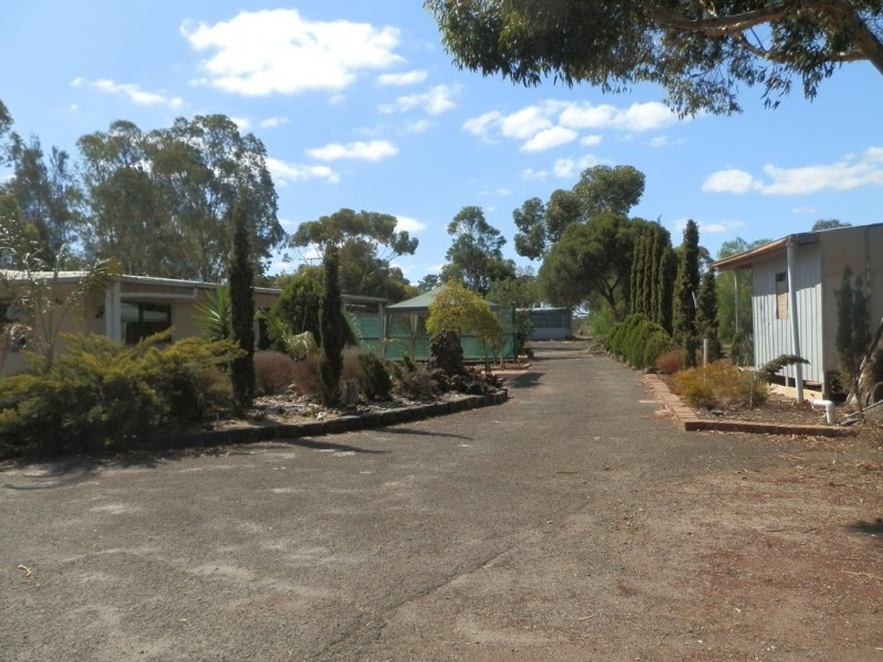 1070 Leakes Road, Mount Cottrell VIC 3024