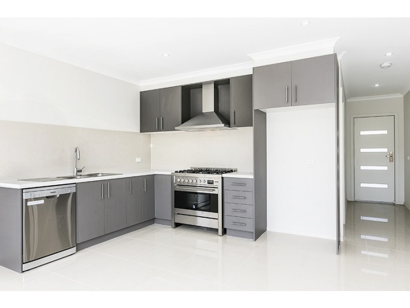 2/5 Boisdale Av, Sunshine North VIC 3020
