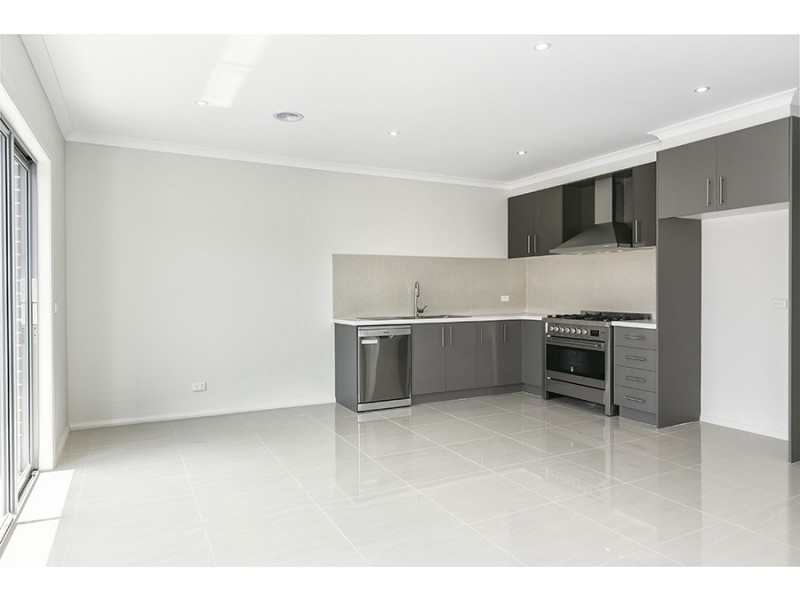 2/5 Boisdale Av, Sunshine North VIC 3020