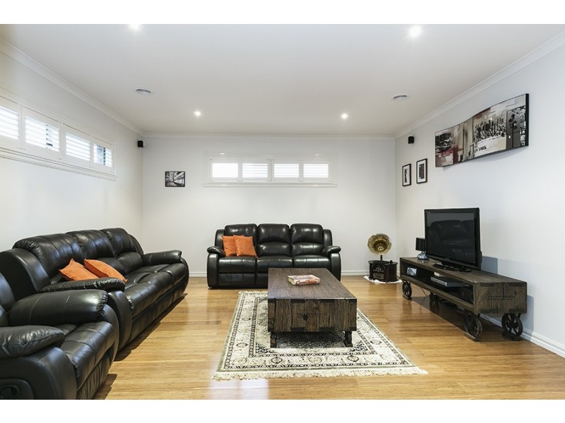 12 Manoora Terrace, Point Cook VIC 3030