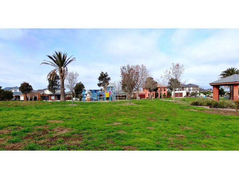 35 Dunkirk Drive, Point Cook VIC 3030