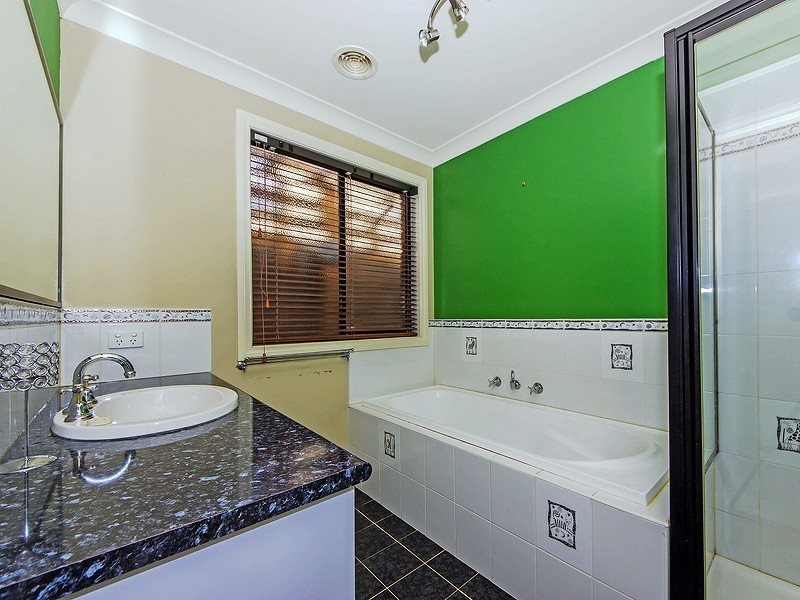 9 Tracey St, Werribee VIC 3030