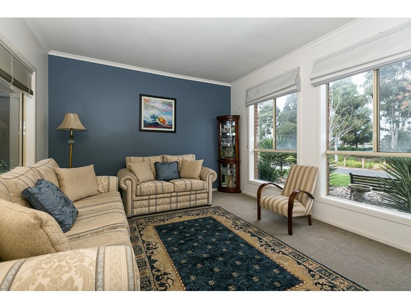 27 Almond Close, Werribee VIC 3030