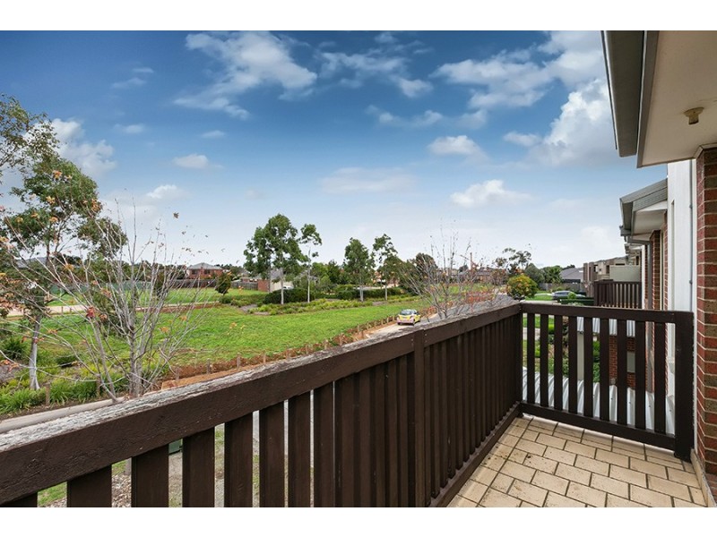 27 Almond Close, Werribee VIC 3030